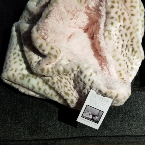 "Cuddle Cup" sleeping bag / blanket for small dog or cat - Picture 5 of 7